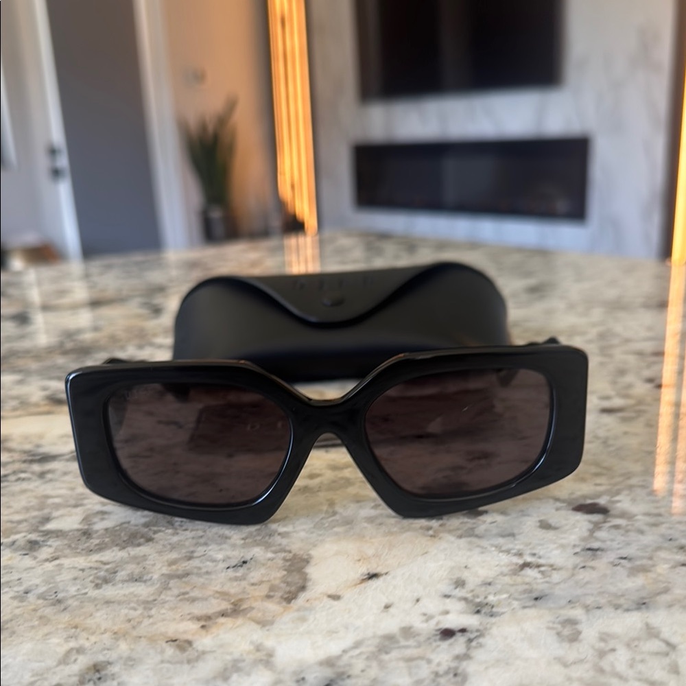 Black Rectangular Sunglasses